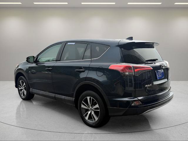 Used 2018 Toyota RAV4 XLE AWD/4WD image 5