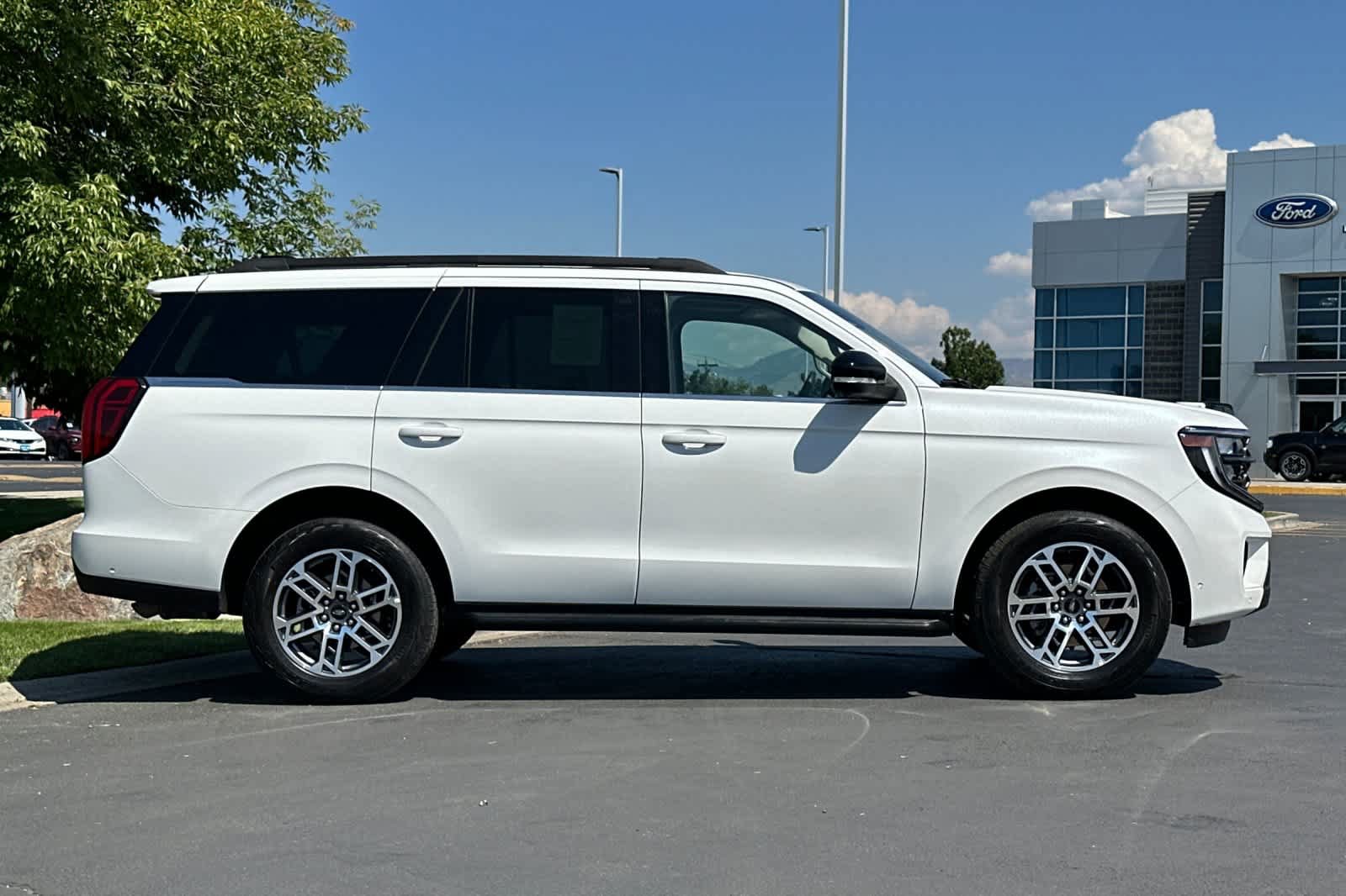 Certified 2025 Ford Expedition Active AWD/4WD image 8