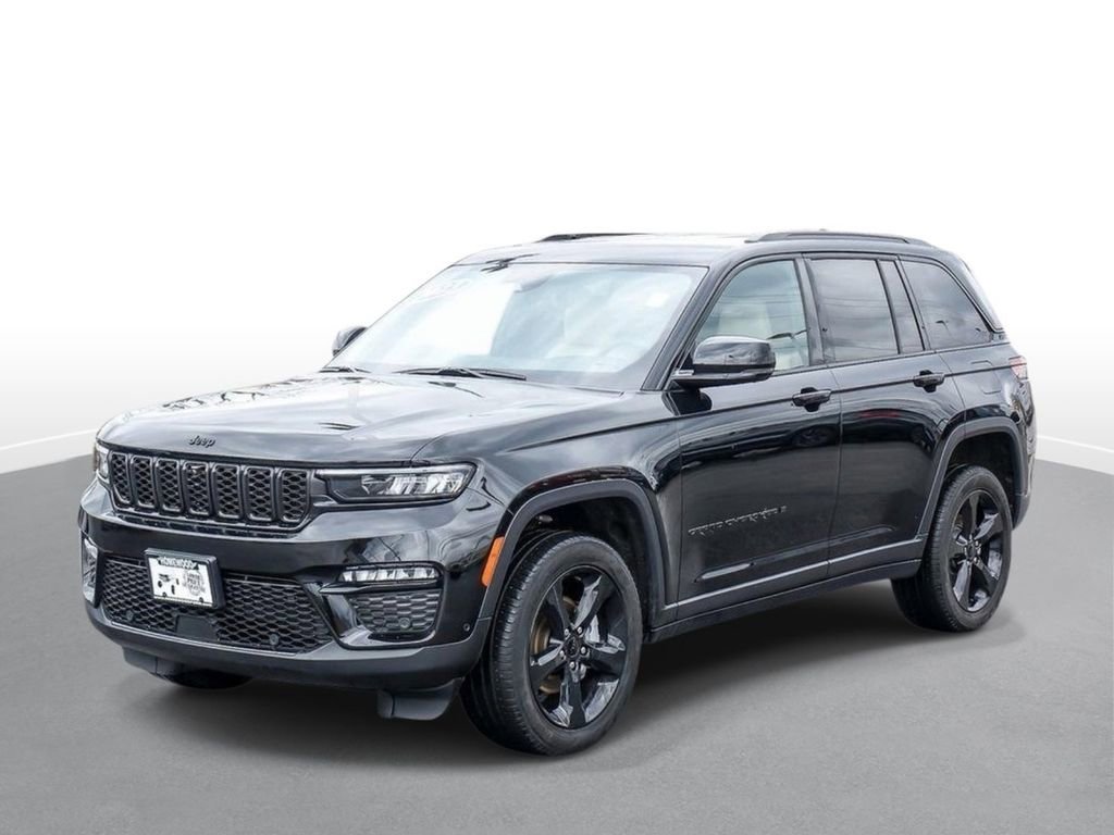Used 2023 Jeep Grand Cherokee Limited w/ Luxury Tech Group II AWD/4WD image 4