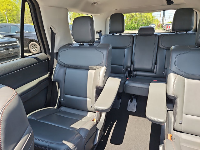 Certified 2025 Ford Expedition Active AWD/4WD image 17