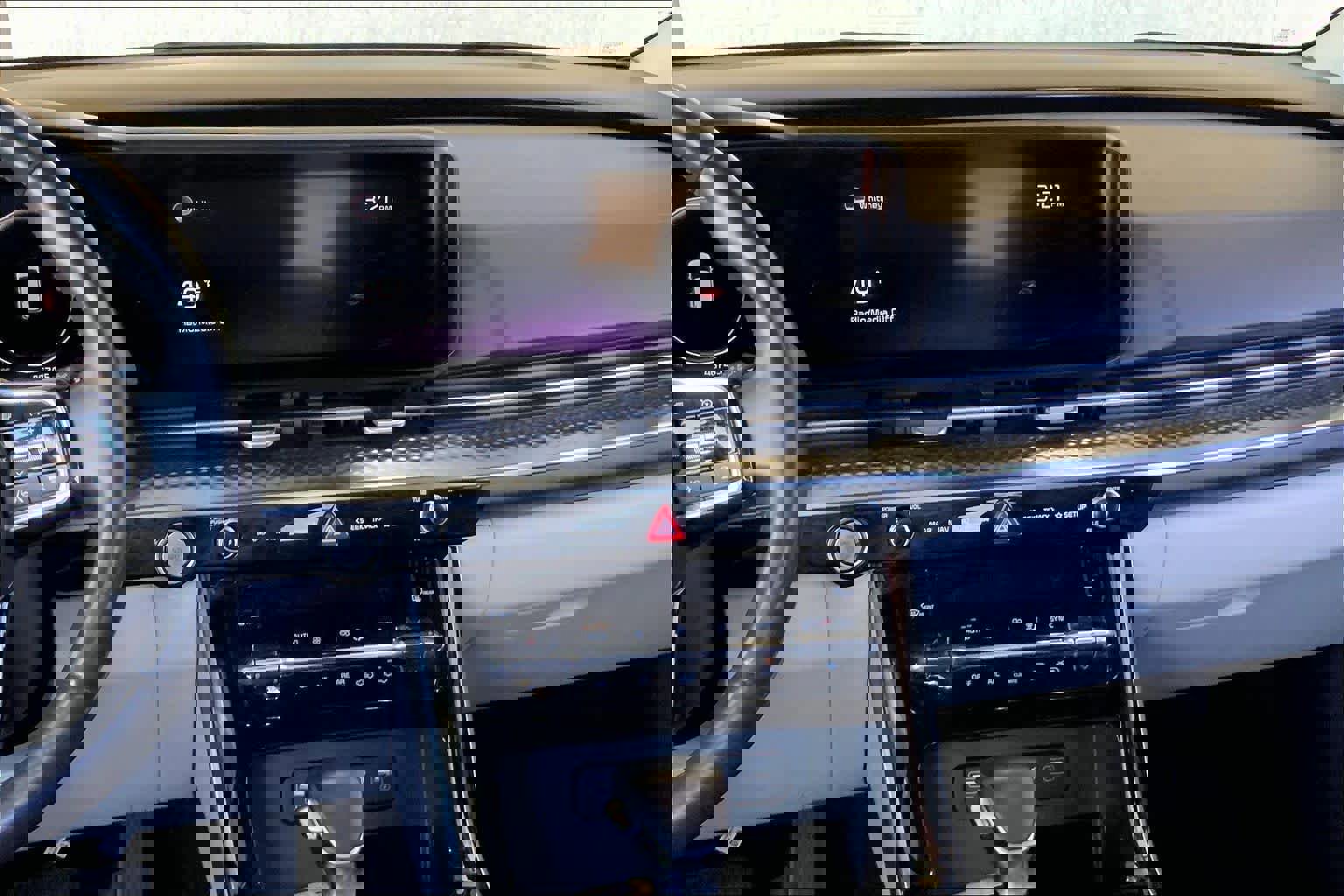 Used 2022 Kia Carnival SX Prestige image 8