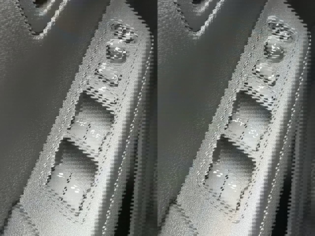 Used 2025 Honda CR-V EX image 23