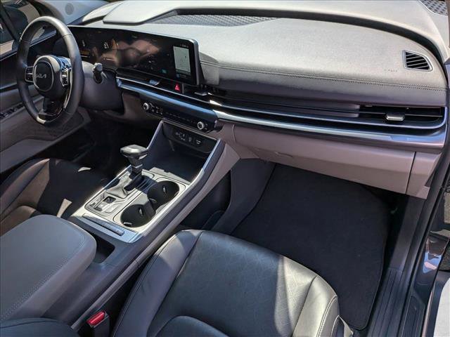 Used 2025 Kia Carnival FWD image 21
