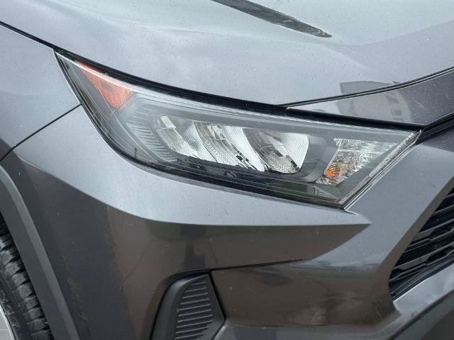 Used 2019 Toyota RAV4 LE AWD/4WD image 31