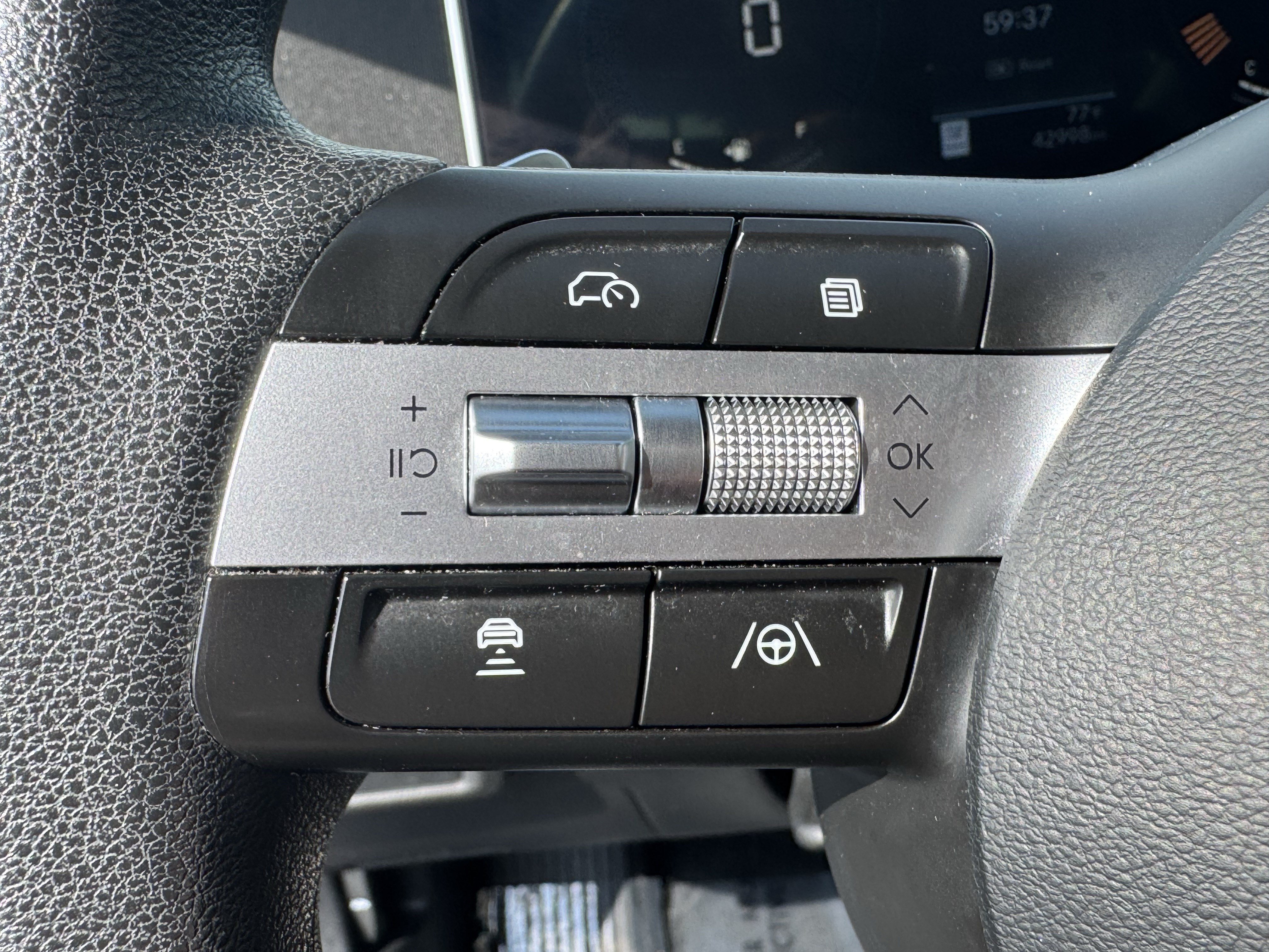 Used 2025 Hyundai Sonata SEL FWD image 31