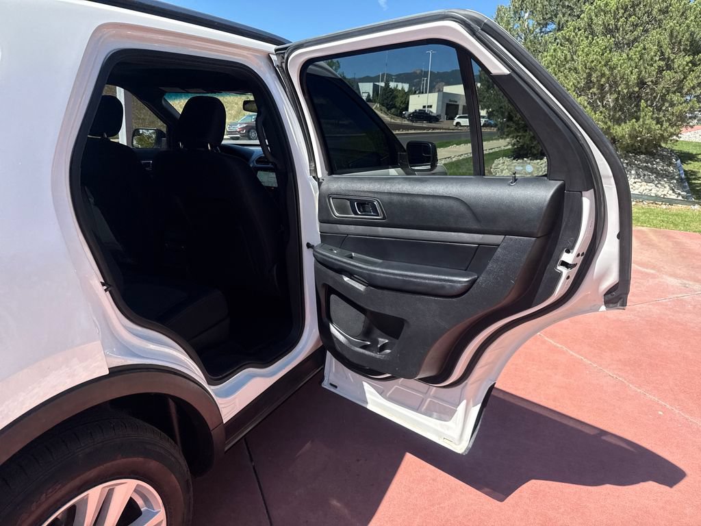 Certified 2018 Ford Explorer XLT w/ Equipment Group 201A AWD/4WD image 24