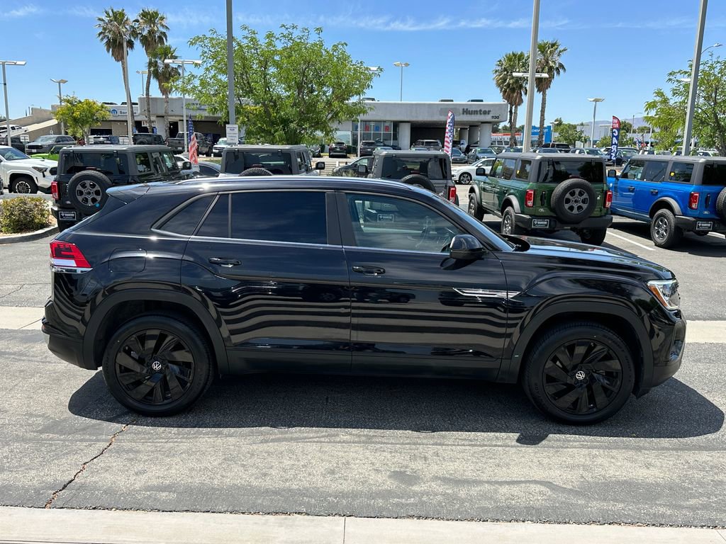 Used 2024 Volkswagen Atlas Cross Sport SE FWD image 9
