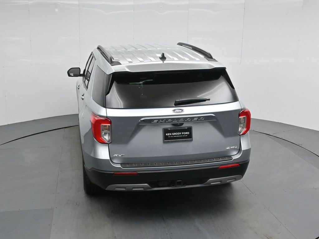 Certified 2022 Ford Explorer XLT w/ Equipment Group 202A image 44