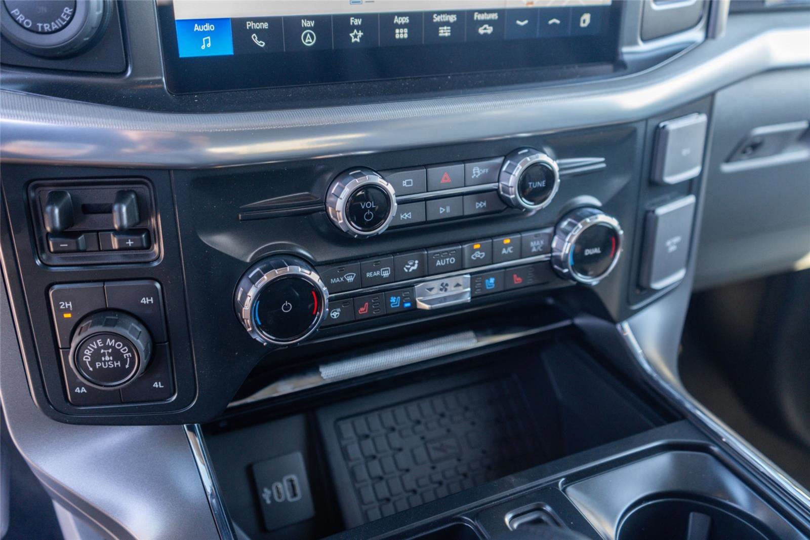 Certified 2025 Ford F150 Lariat w/ Equipment Group 501A Mid AWD/4WD image 16