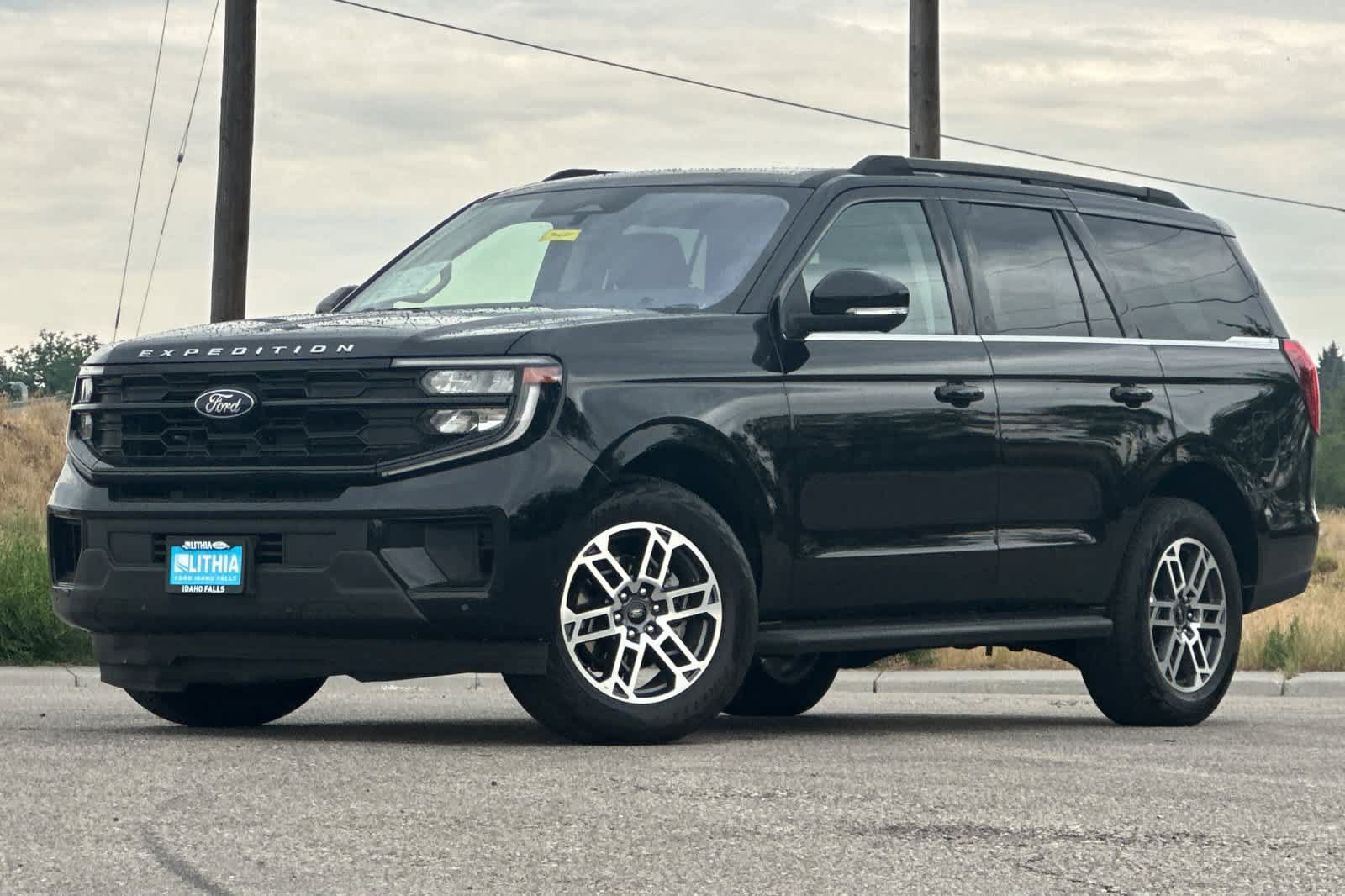 Certified 2025 Ford Expedition Active AWD/4WD image 1