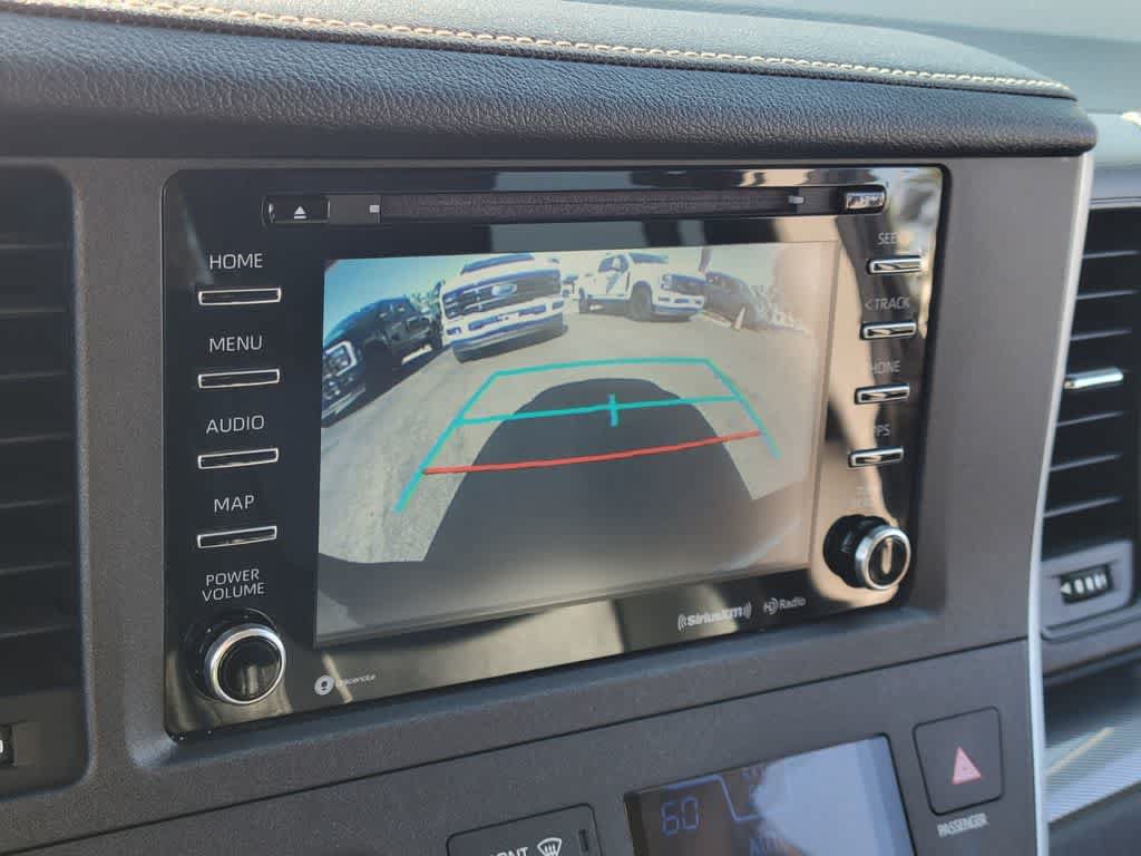 Used 2020 Toyota Sienna SE w/ Carpet Mat Package FWD image 22