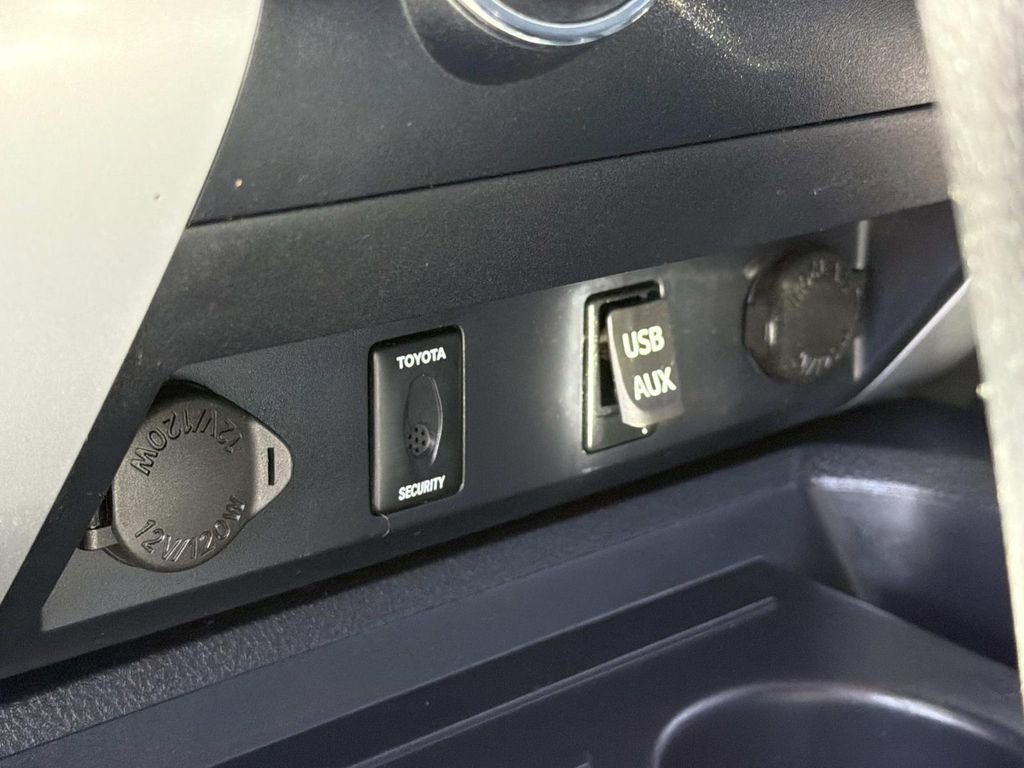 Used 2017 Toyota Tundra Limited w/ Limited Premium Package RWD image 23