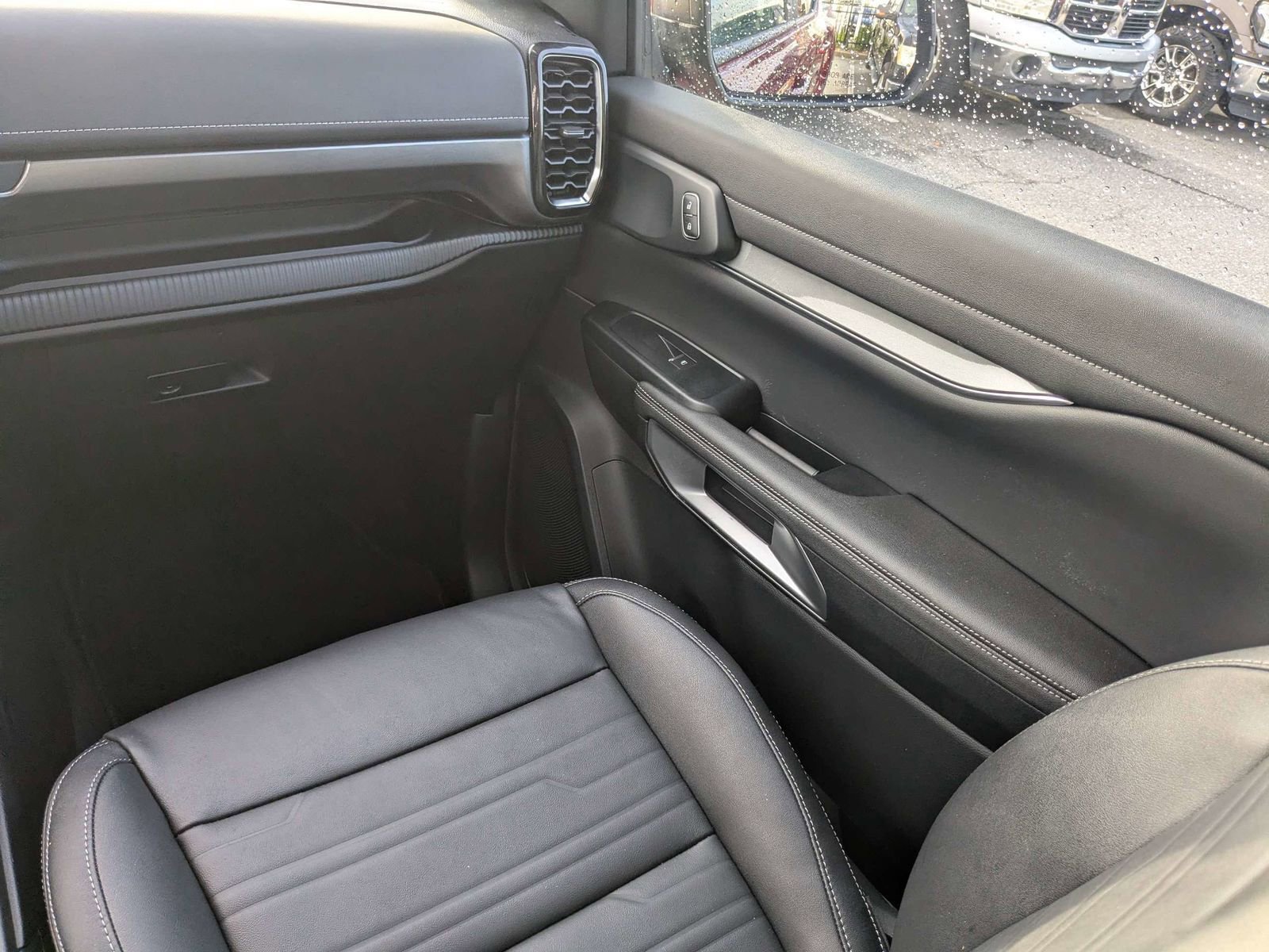 Certified 2025 Ford Ranger Lariat w/ FX4 Off-Road Package image 17