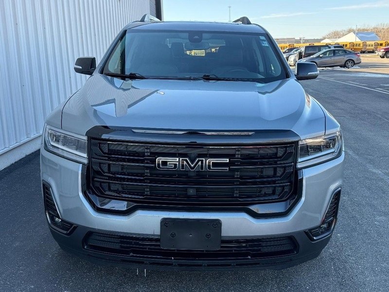 Used 2023 GMC Acadia SLT w/ Elevation Edition image 8