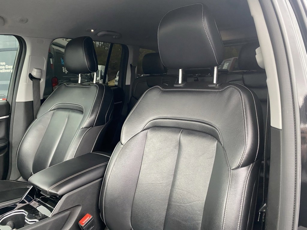 Used 2023 Jeep Grand Cherokee Limited image 12