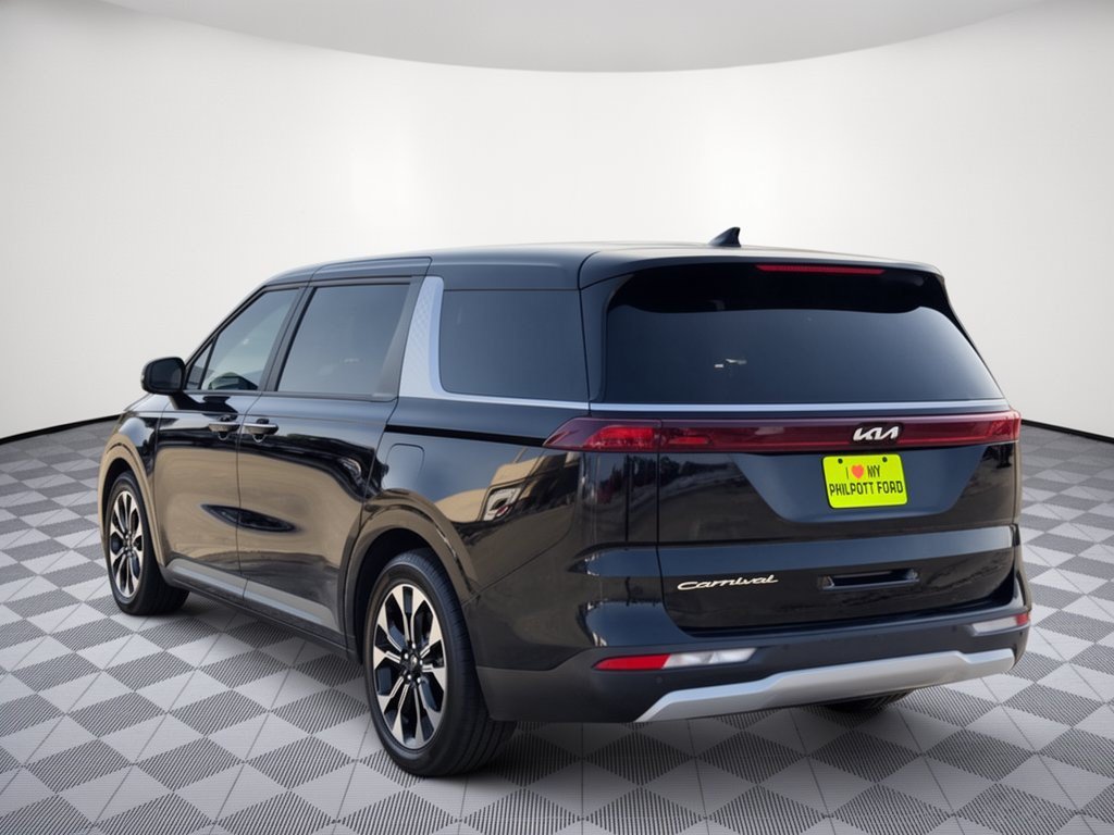 Used 2022 Kia Carnival EX FWD image 3