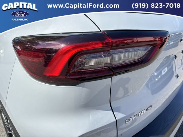 Certified 2025 Ford Escape SE FWD image 15
