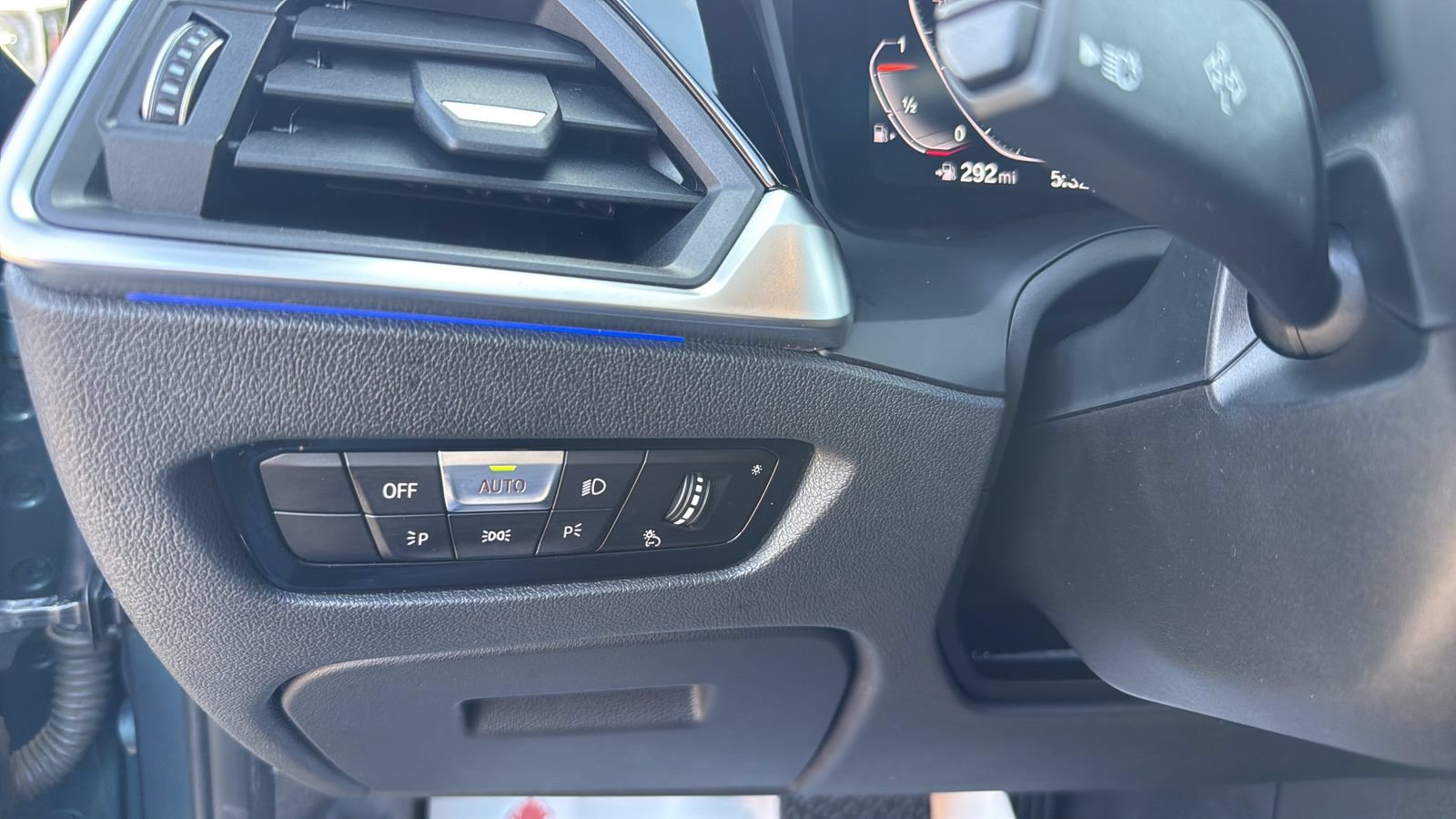 Used 2021 BMW 330i xDrive Sedan AWD/4WD image 16