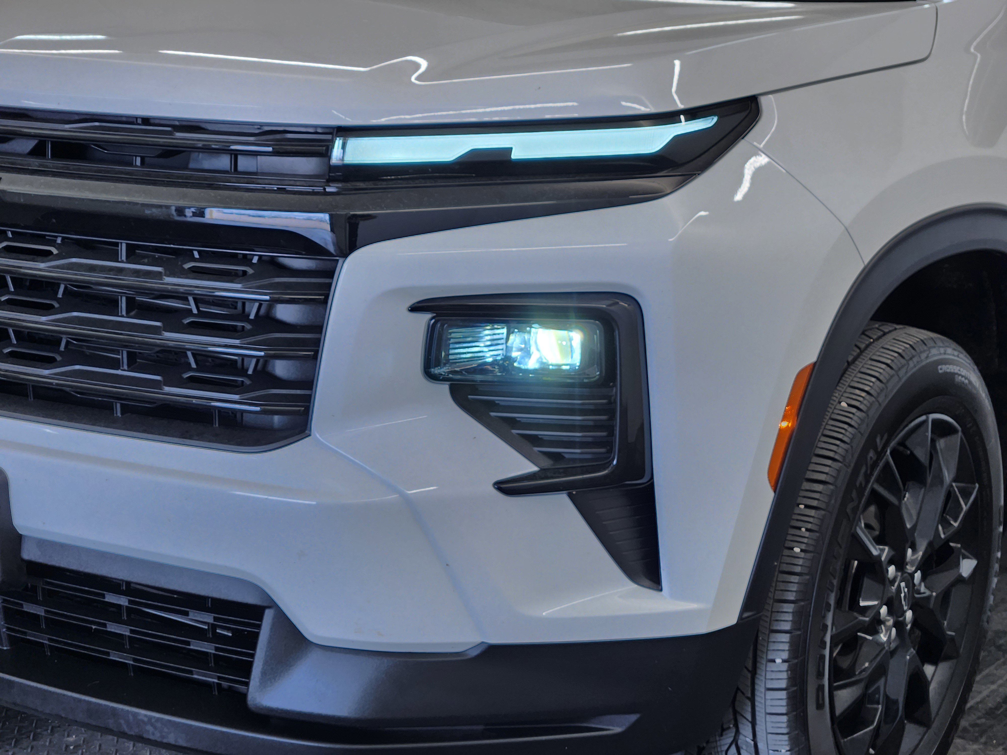 Used 2024 Chevrolet Traverse LT w/ Midnight/Sport Edition image 8