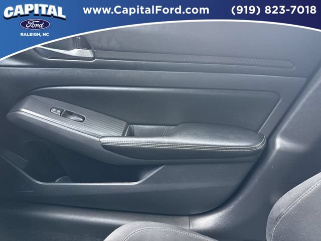 Used 2025 Nissan Altima 2.5 SV FWD image 28