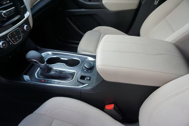 Used 2022 Chevrolet Traverse LS FWD image 24
