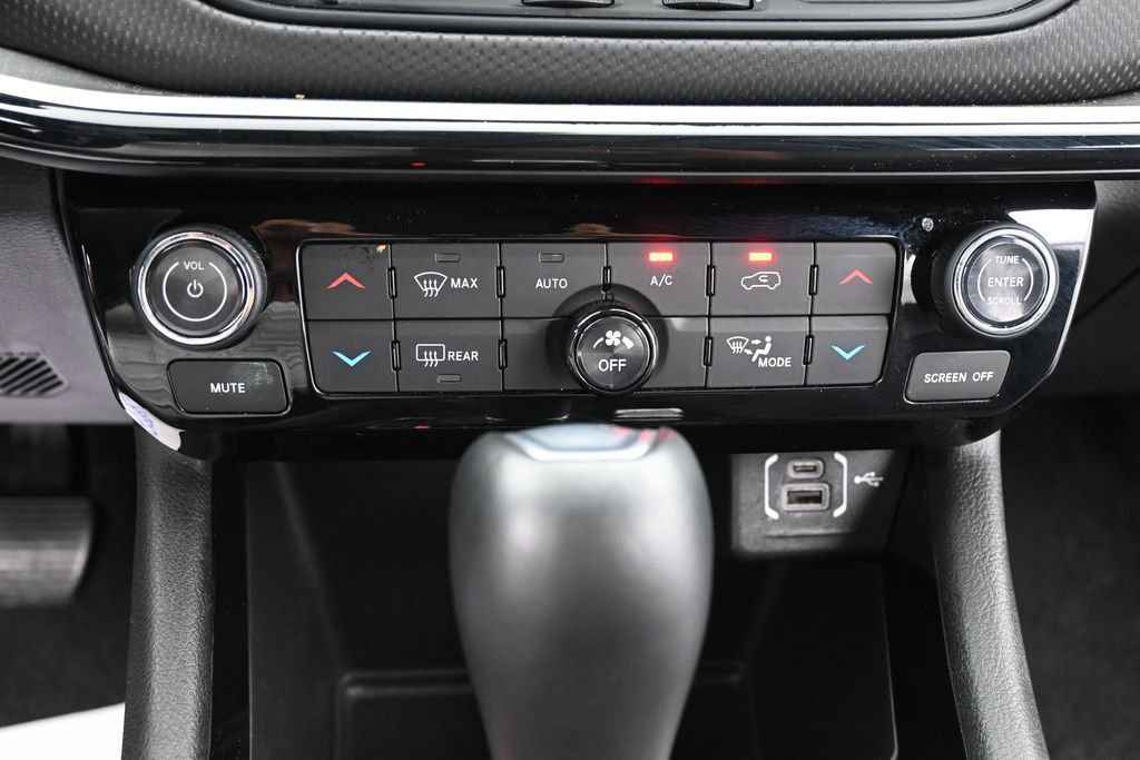 Used 2025 Jeep Compass Trailhawk AWD/4WD image 10