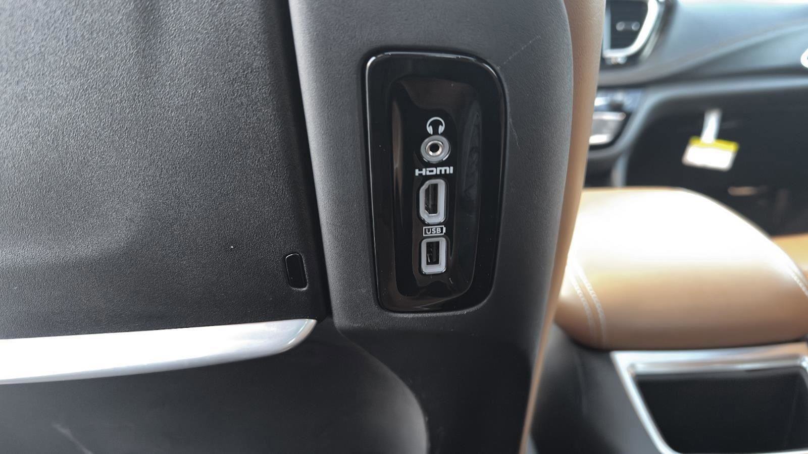 Used 2021 Chrysler Pacifica Pinnacle image 14