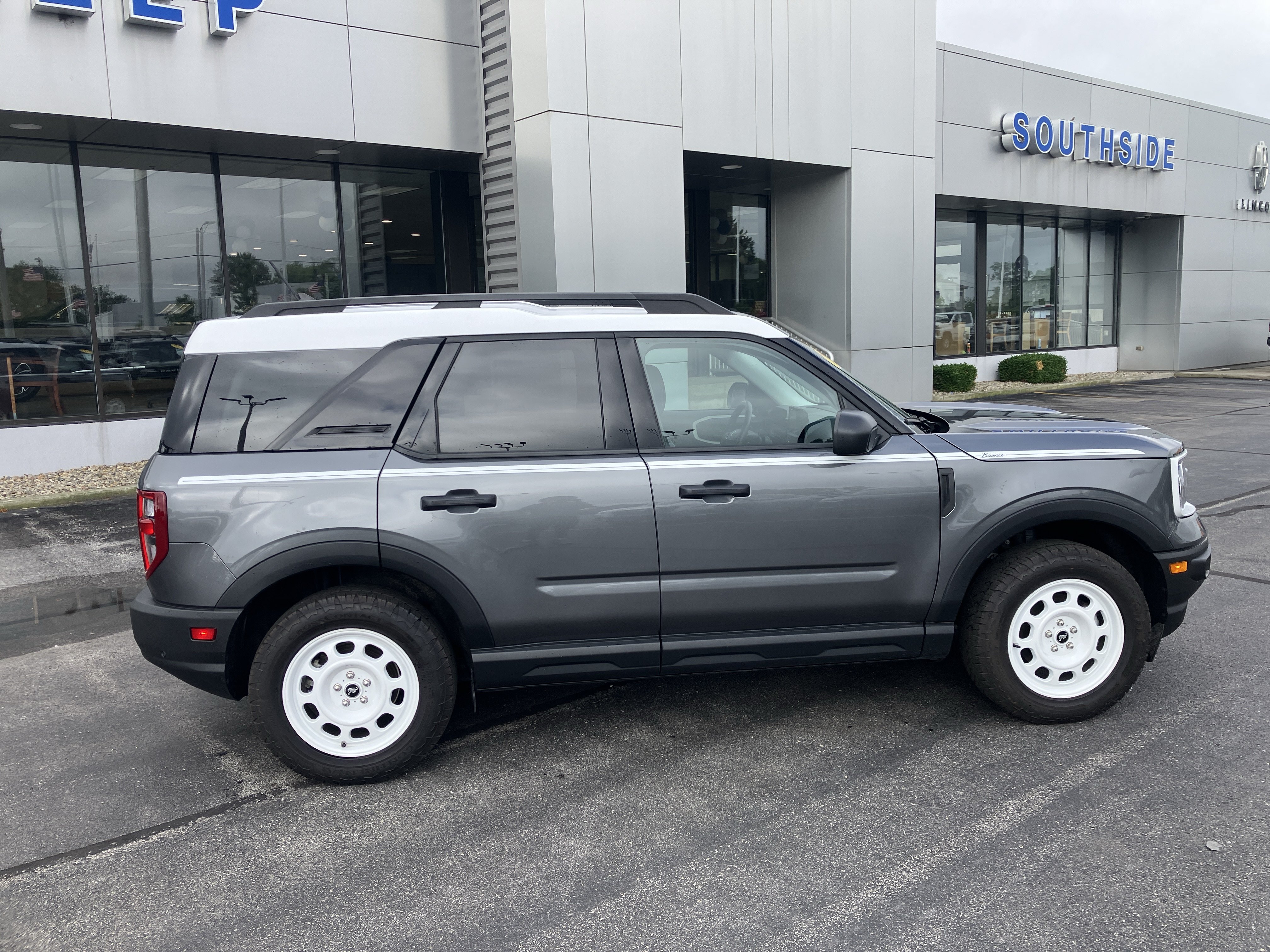 Certified 2024 Ford Bronco Sport Heritage w/ Heritage Convenience Package AWD/4WD image 8