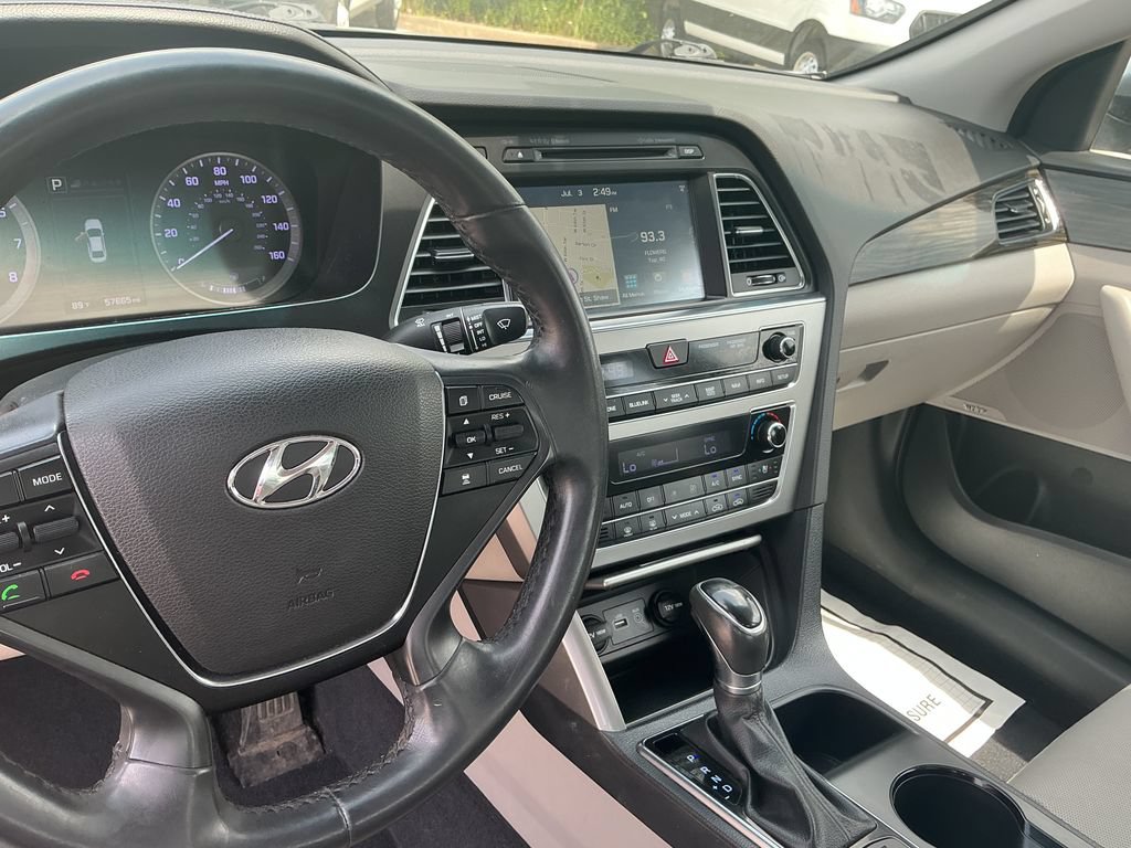 Used 2017 Hyundai Sonata Limited w/ Ultimate Package 04 FWD image 21