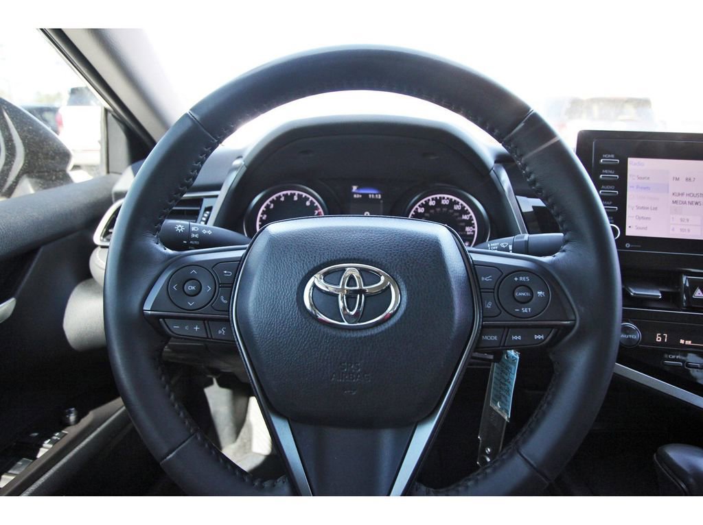 Used 2024 Toyota Camry SE image 16
