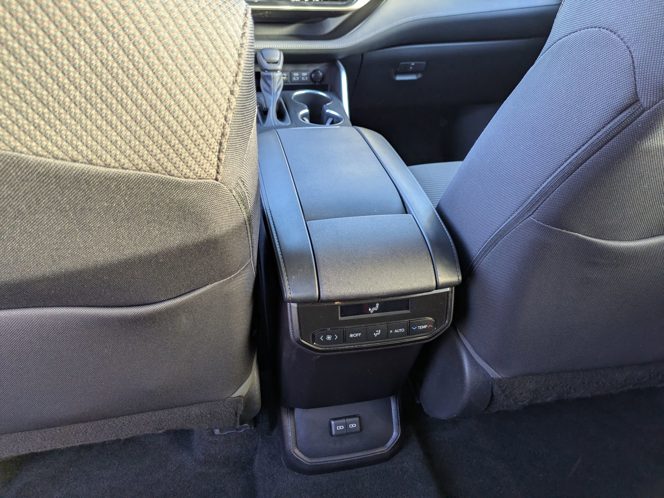 Used 2023 Toyota Highlander Limited image 30