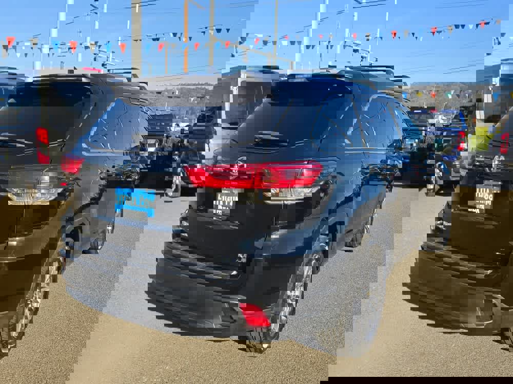 Used 2018 Toyota Highlander XLE image 5