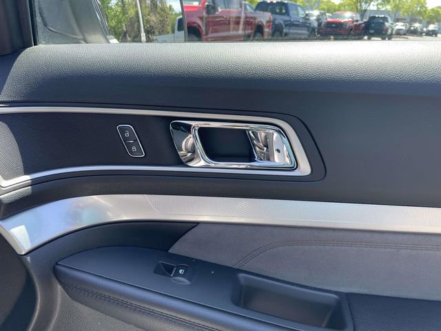 Certified 2017 Ford Explorer XLT w/ Equipment Group 202A image 28