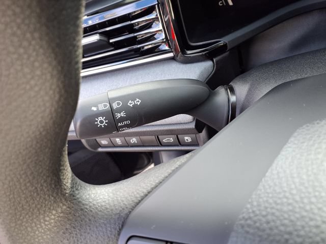 Used 2025 Toyota Camry LE w/ Convenience Package FWD image 10