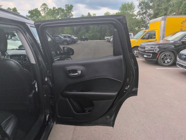 Used 2019 Jeep Compass Latitude FWD image 17