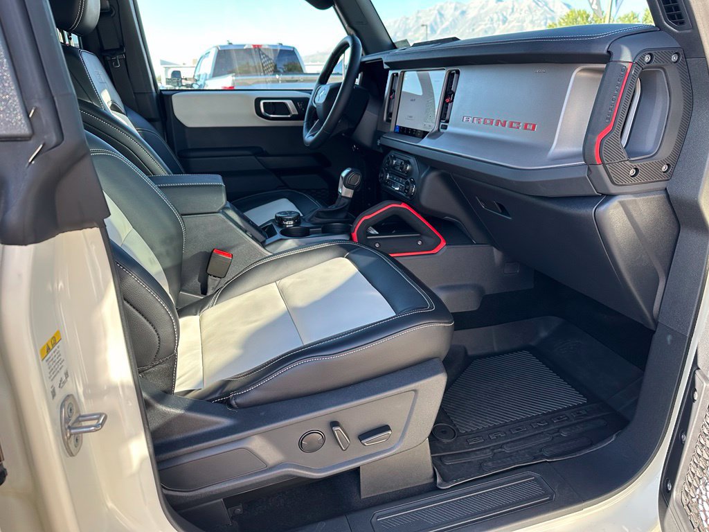Certified 2026 Ford Bronco Outer Banks w/ Sasquatch Package AWD/4WD image 15