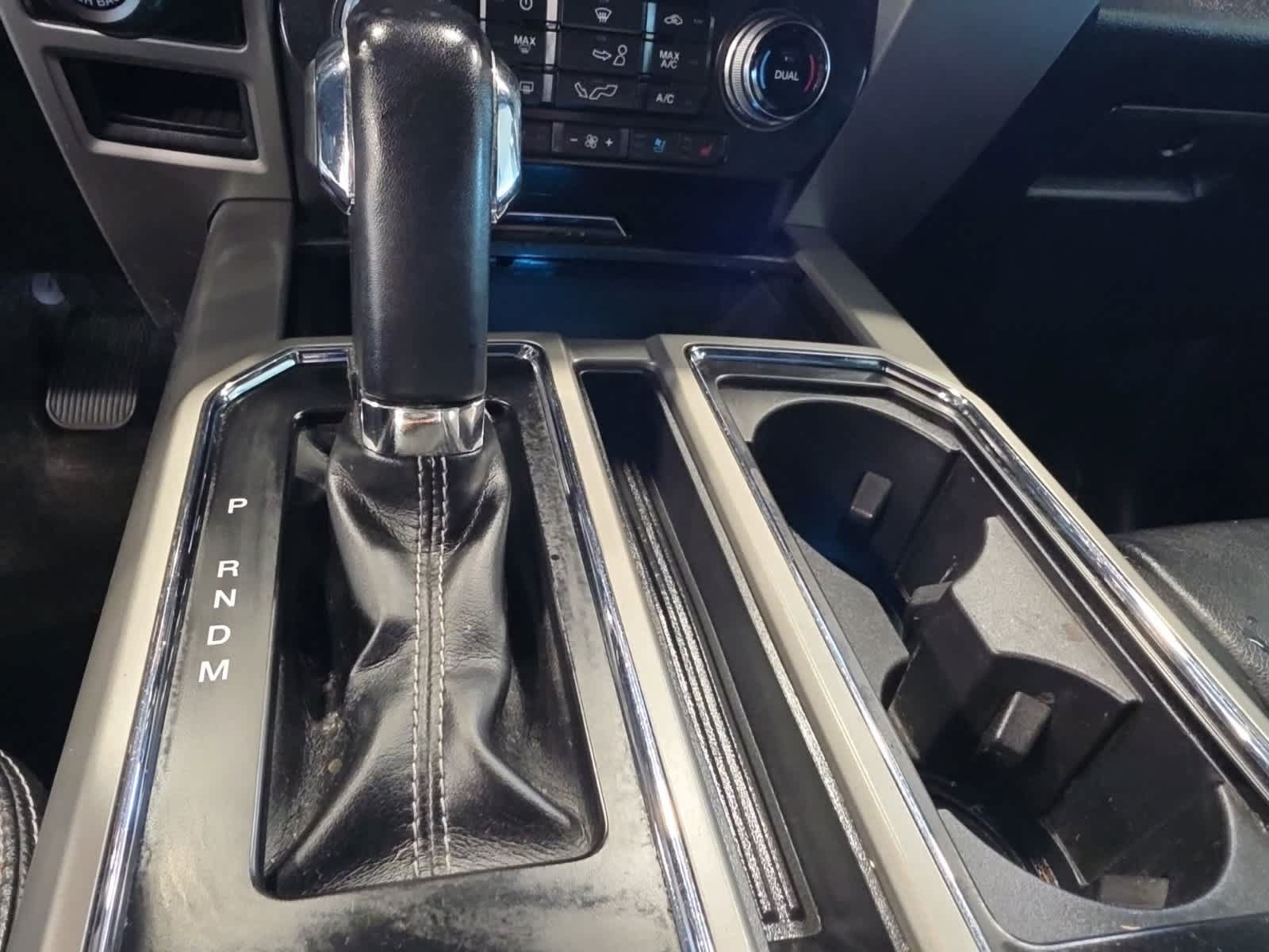 Certified 2019 Ford F150 Lariat w/ Equipment Group 502A Luxury AWD/4WD image 28