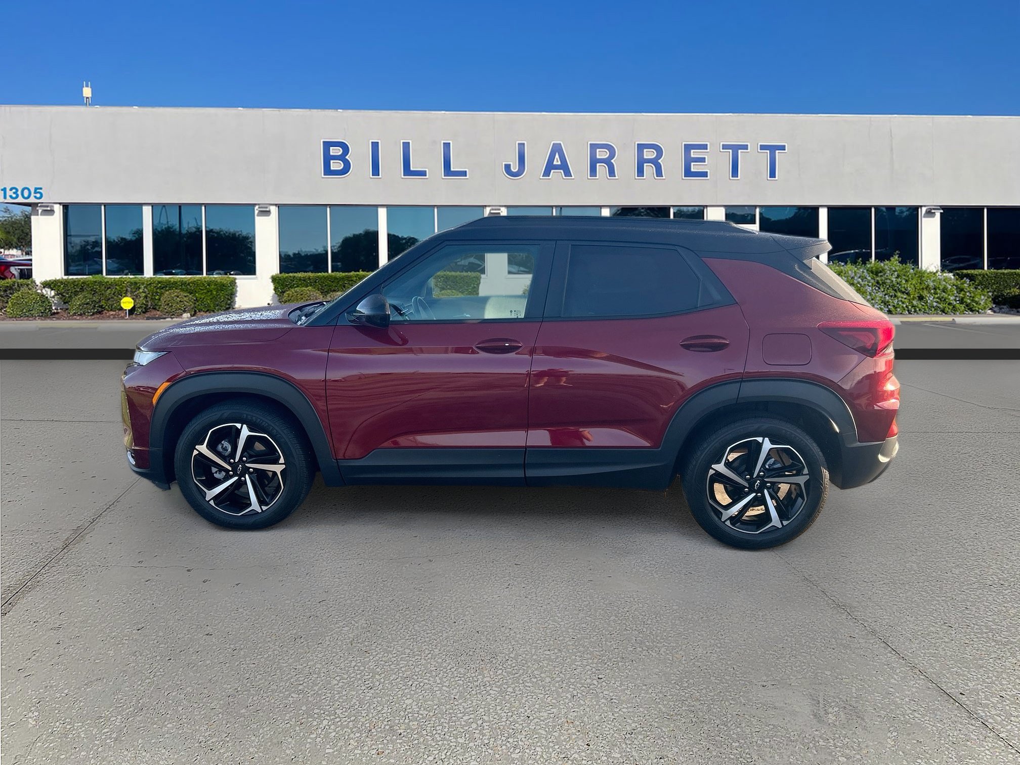 Used 2023 Chevrolet TrailBlazer RS w/ Sun and Liftgate Package FWD image 4
