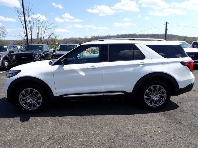 Certified 2025 Ford Explorer Platinum image 6