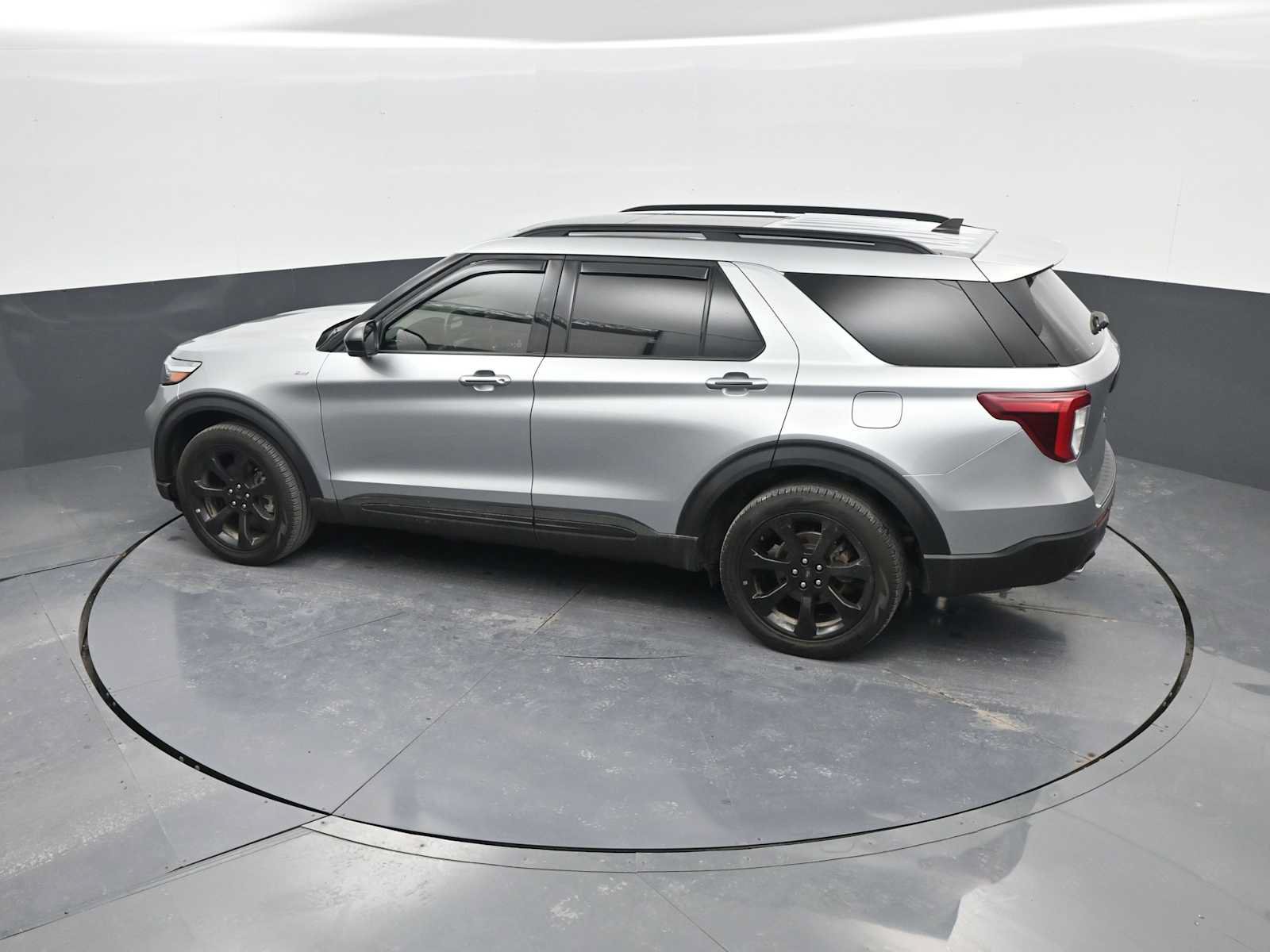 Certified 2024 Ford Explorer ST-Line w/ Class IV Trailer Tow Package AWD/4WD image 30