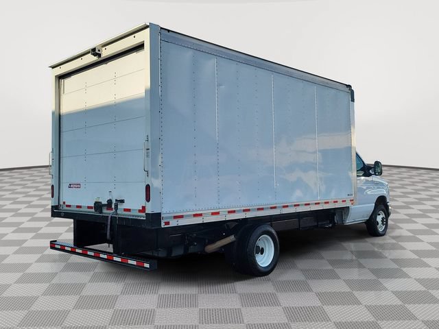 Certified 2024 Ford E-450 and Econoline 450 Super Duty w/ Driver's Safety Package RWD image 5