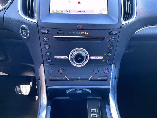 Certified 2019 Ford Edge Titanium w/ Equipment Group 301A AWD/4WD image 15