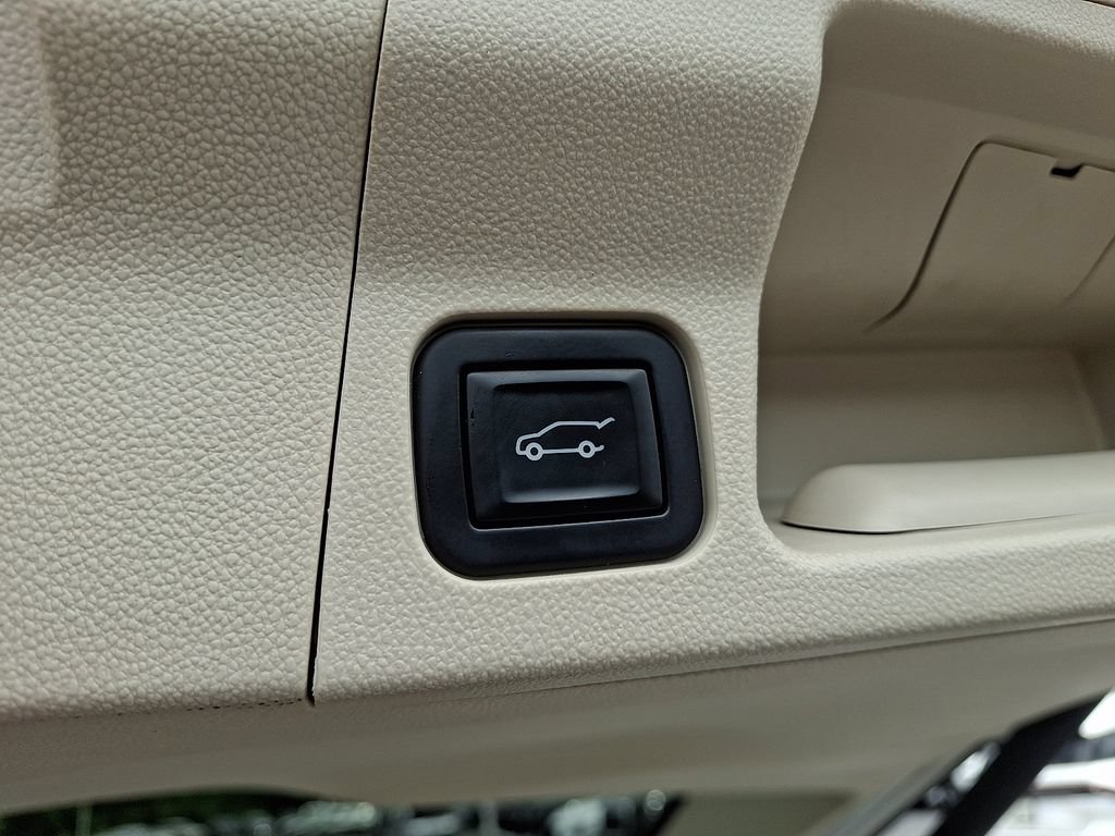 Used 2022 GMC Acadia Denali w/ Denali Ultimate Package AWD/4WD image 30