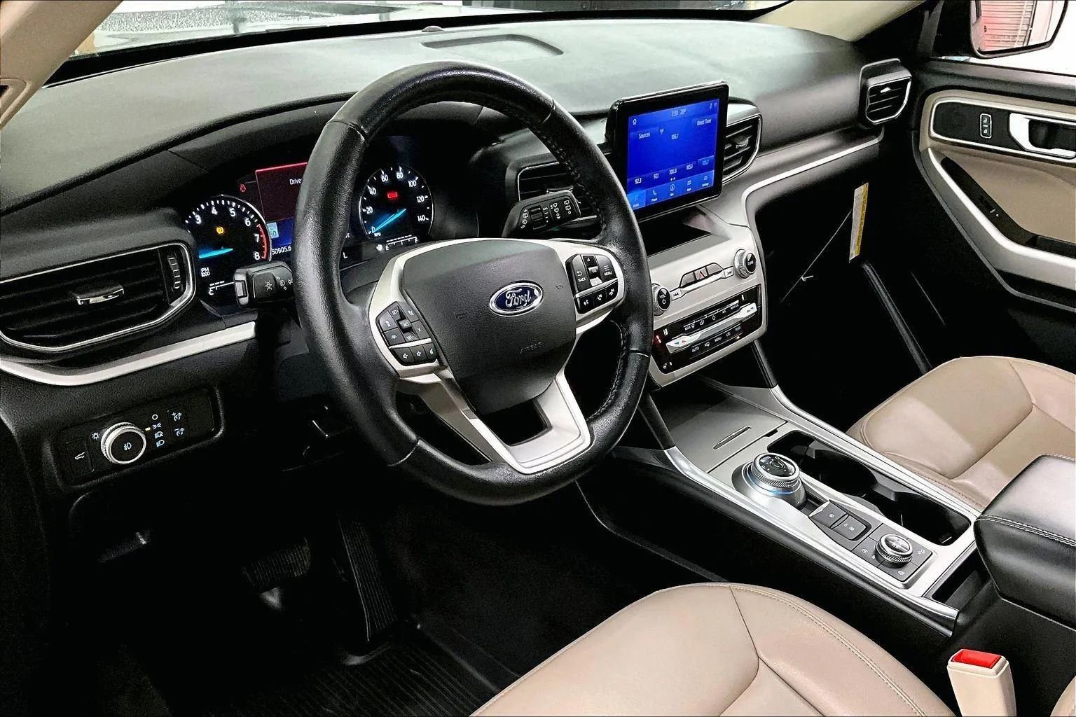 Certified 2021 Ford Explorer XLT w/ Equipment Group 202A image 12