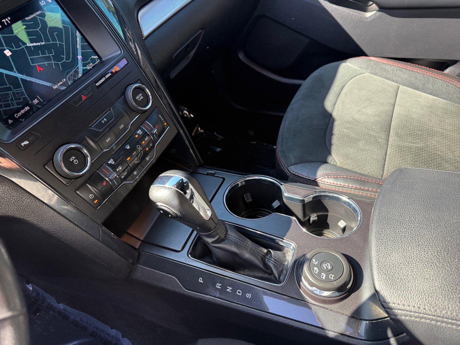 Certified 2019 Ford Explorer XLT w/ Equipment Group 202A AWD/4WD image 13