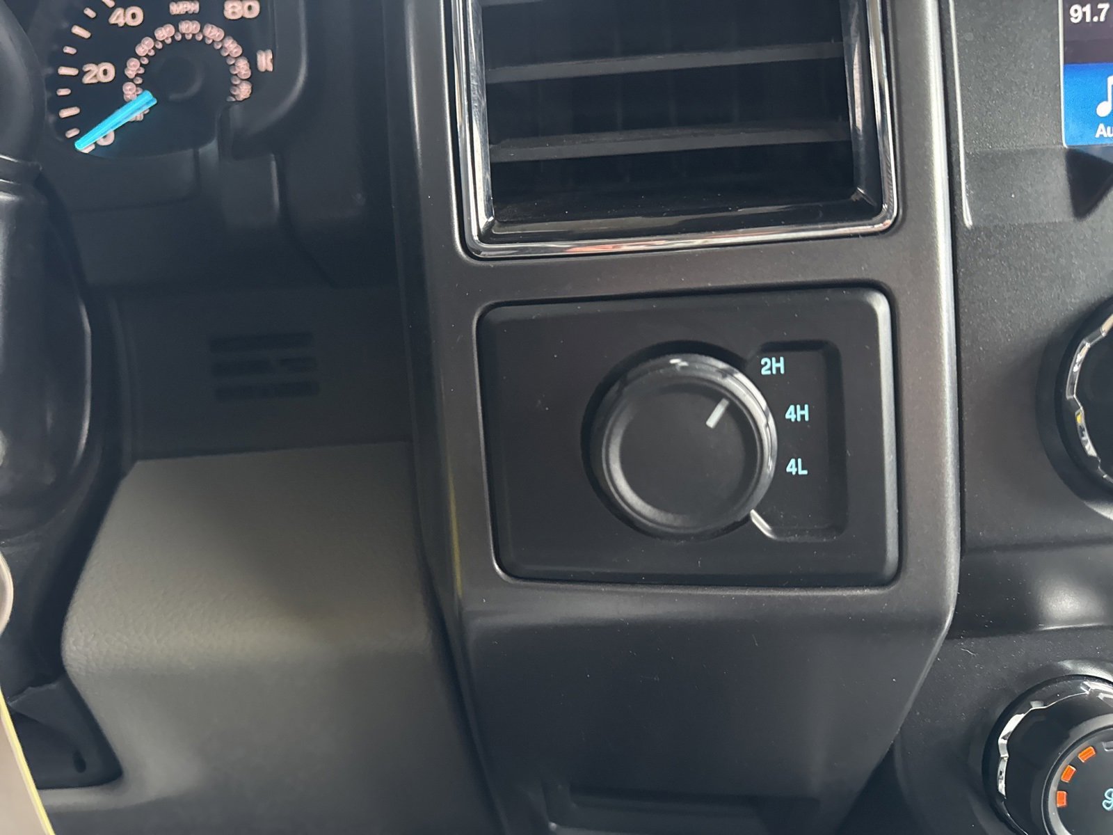 Certified 2019 Ford F150 XLT w/ Equipment Group 302A Luxury image 36