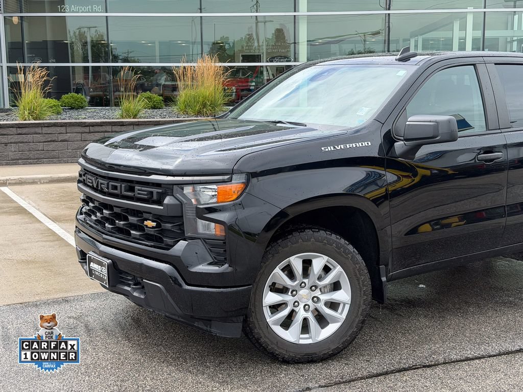 Used 2024 Chevrolet Silverado 1500 Custom AWD/4WD image 2