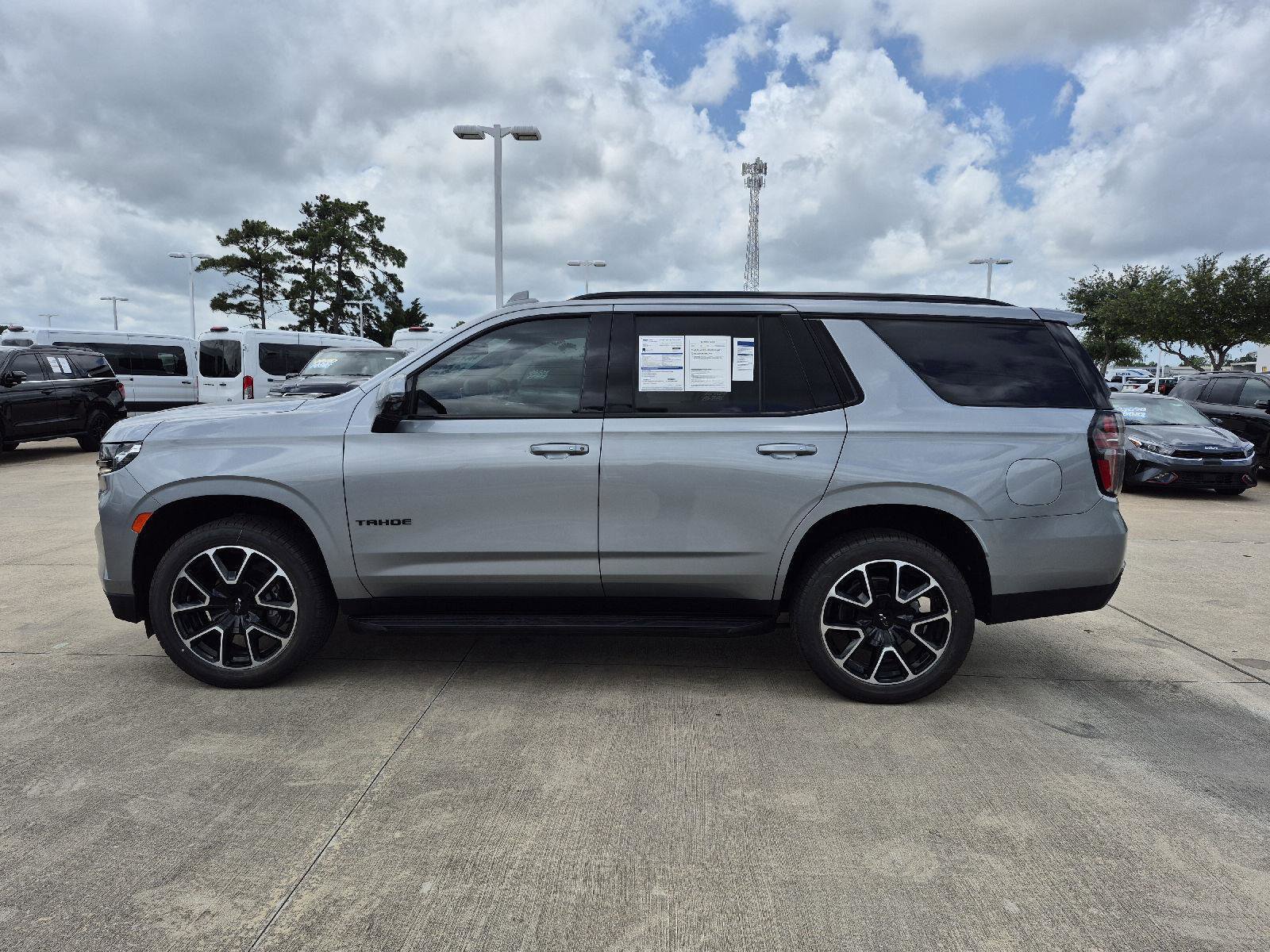 Used 2024 Chevrolet Tahoe RST w/ Luxury Package RWD image 18