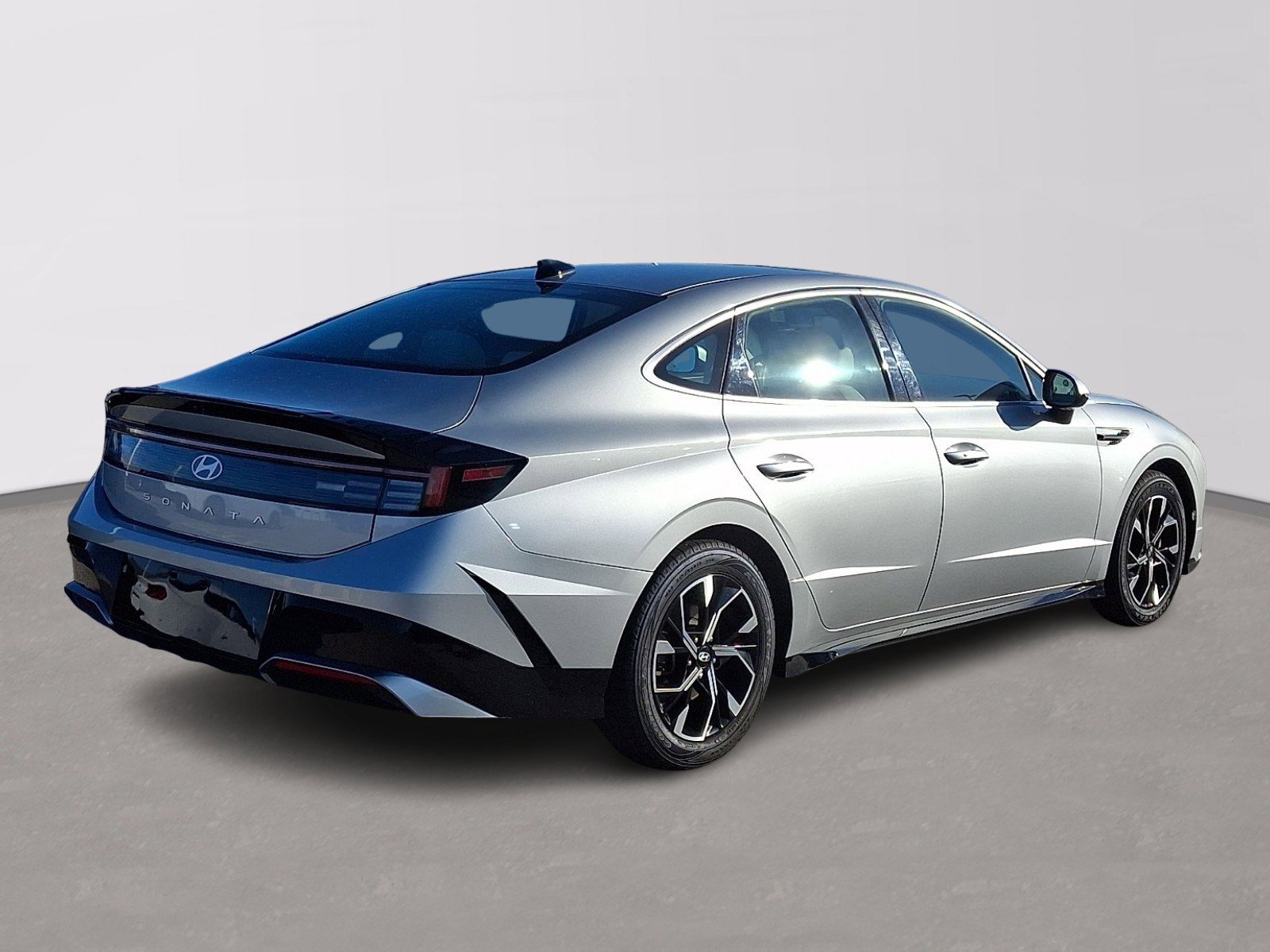 Used 2024 Hyundai Sonata SEL FWD image 6