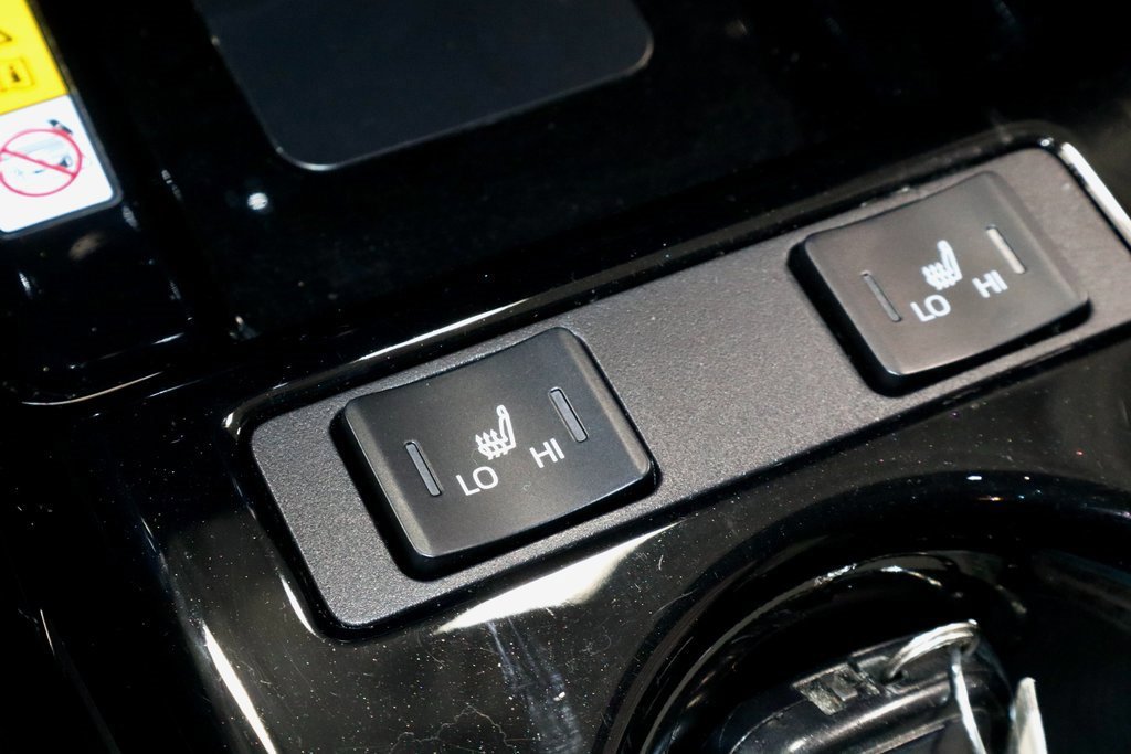Used 2022 Toyota Prius Limited image 12